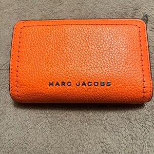 NWOT Marc Jacobs Topstitched compact wallet